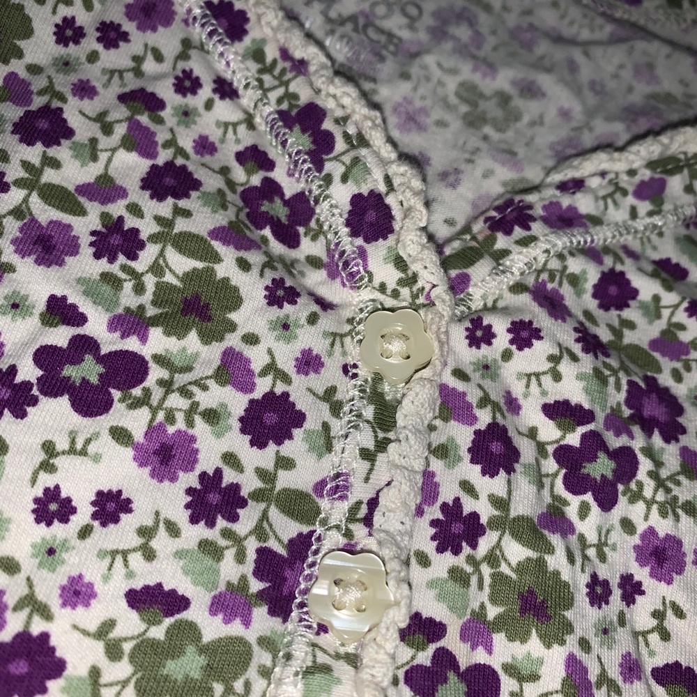🌿Floral Top🌿 - Picture 3 of 4